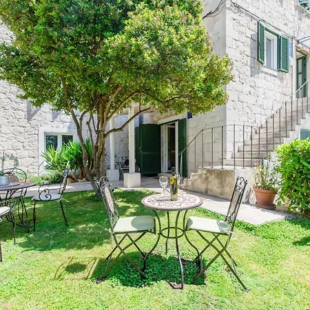Jes Old Town Luxury Apartment