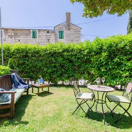 Jes Old Town Luxury Apartment
