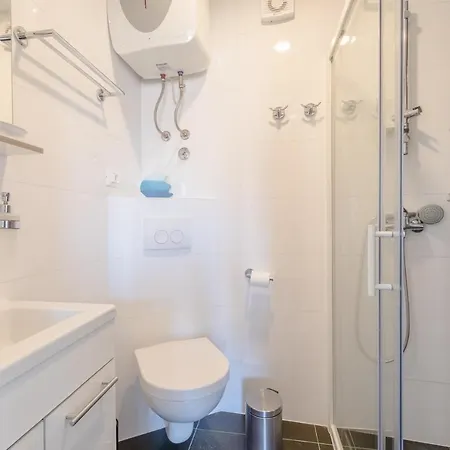 Jes Old Town Luxury Апартаменты *