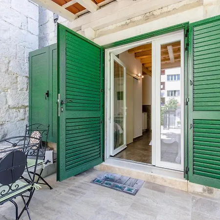 Jes Old Town Luxury דירה