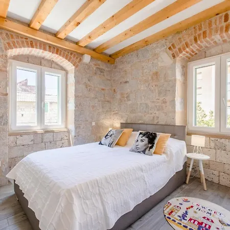 Jes Old Town Luxury דירה *